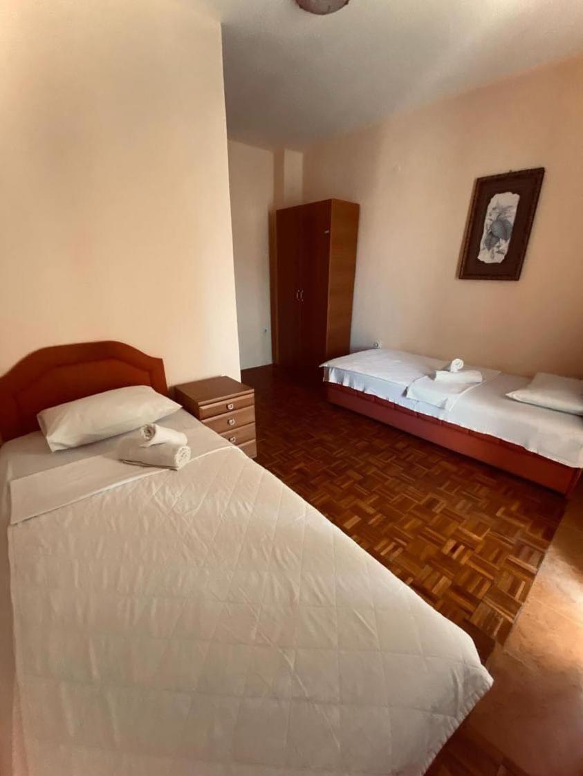 Apartments Dunja Sveti Stefan Exteriör bild