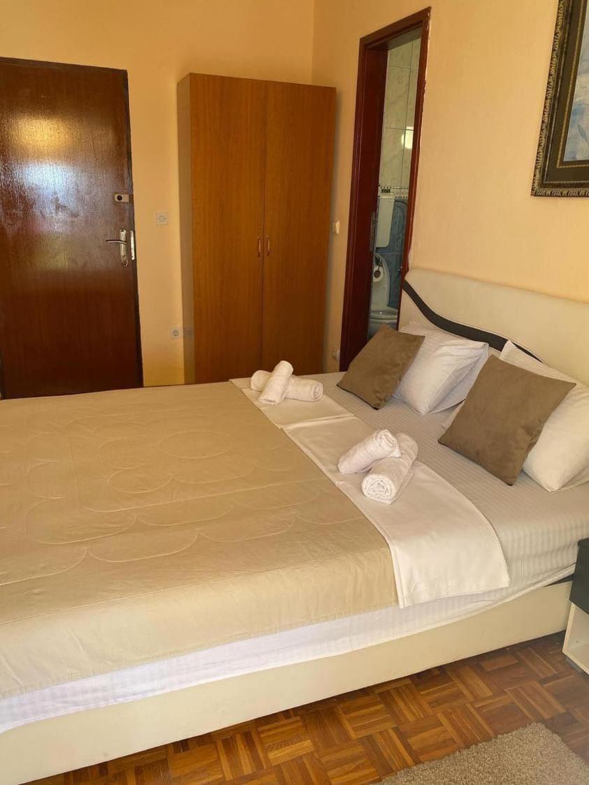 Apartments Dunja Sveti Stefan Exteriör bild